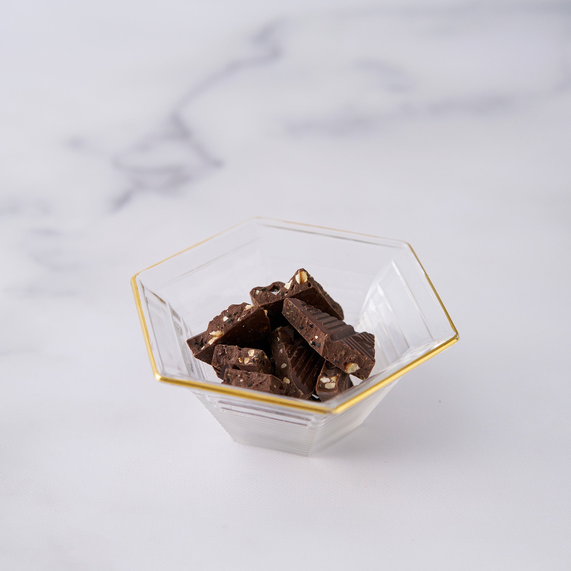 ダークチョコレート BLACKSESAME&NUTS